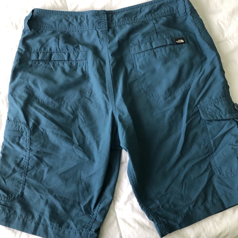 Women’s NorthFace shorts size 14 - Picture 4 of 5